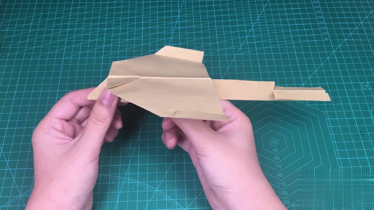 dc03纸飞机,拥有独特的造型与尾翼