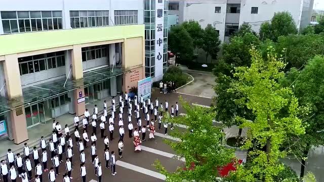 视频 | 衢州市工程技术学校(衢州市技师学院)学生们用青春之歌唱响工匠精神