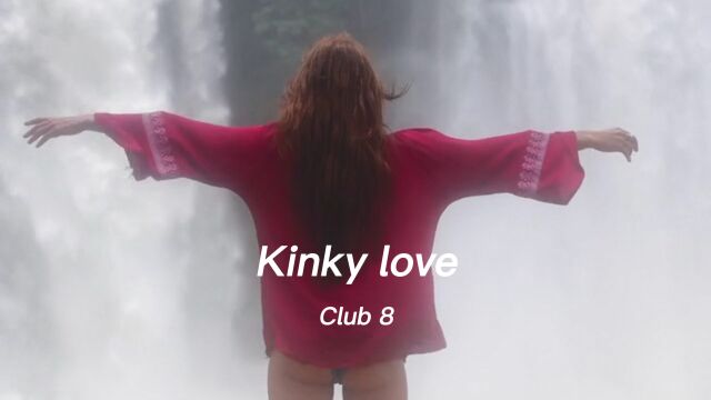 这首《Kinky Love》女声真的太抓人耳朵了,果然蓦然间倾城的不只是魅丽,还有这样低调的清雅