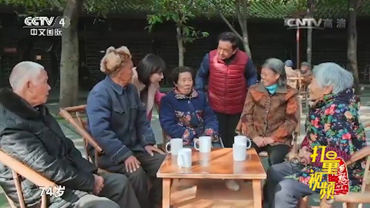 这个市场里的一袋米一条鱼,背后都包含许多动人的故事