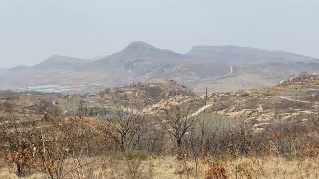 战旗飞扬石印居中,出文武双全,山东风水大地寻龙视频