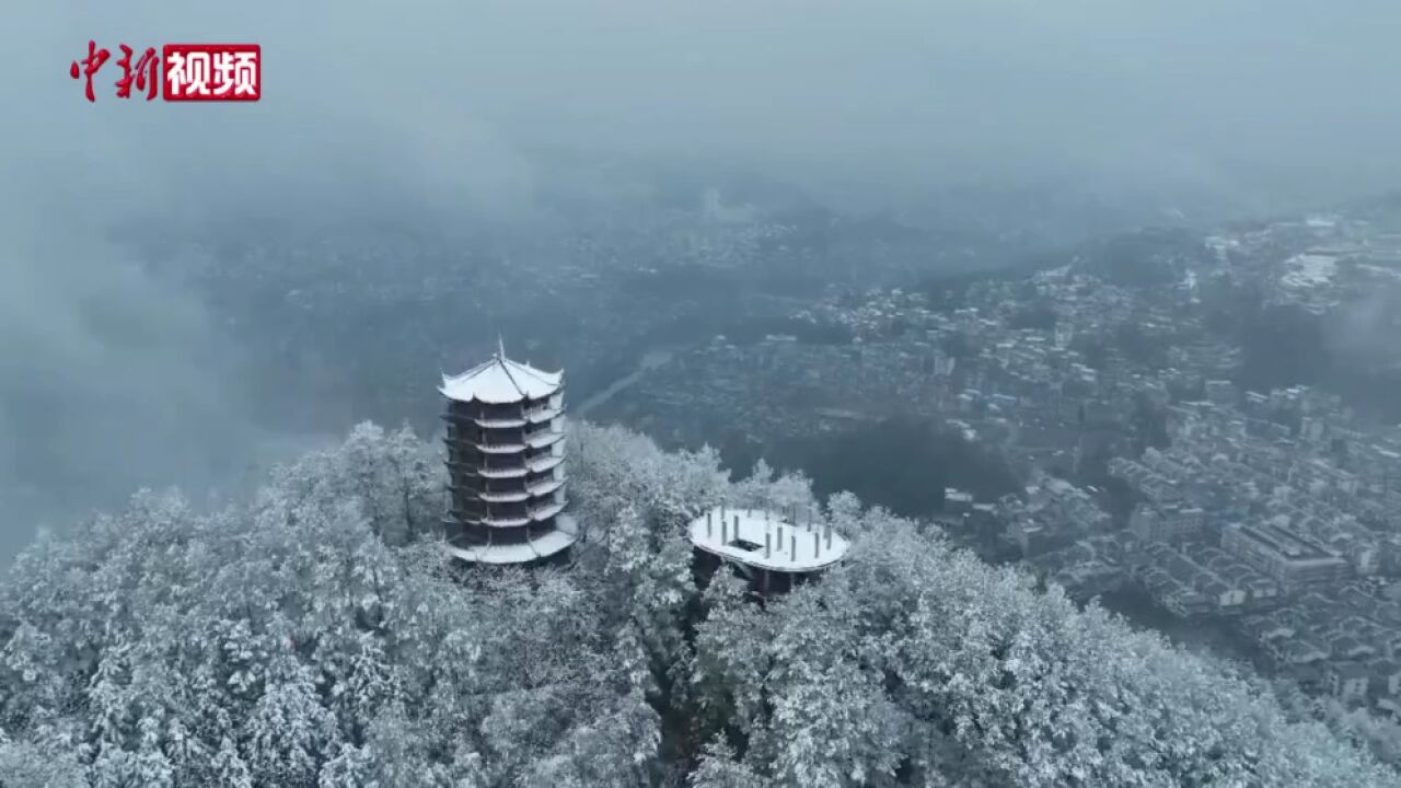 湖南凤凰古城降雪粉妆玉砌如画卷