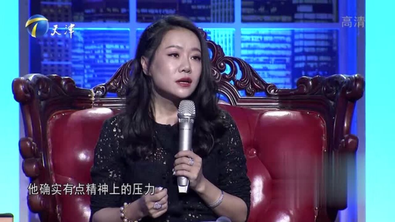 小伙曾经做过主播,现场演唱歌曲,企业家:他有反差萌