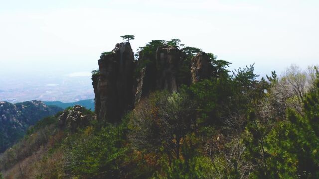 航拍龟蒙山鹰窝峰