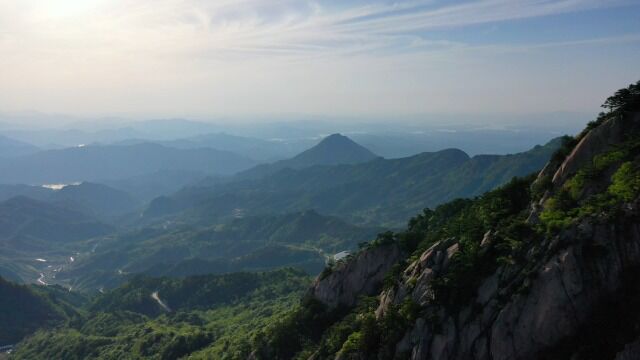 商城县:高山杜鹃次第开