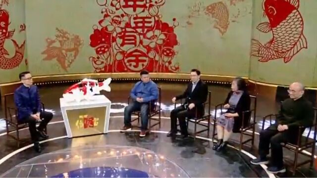 孔子的儿子出生后,鲁庄王亲赐红鲤鱼,孔子为表示感谢给儿子起名李鲤