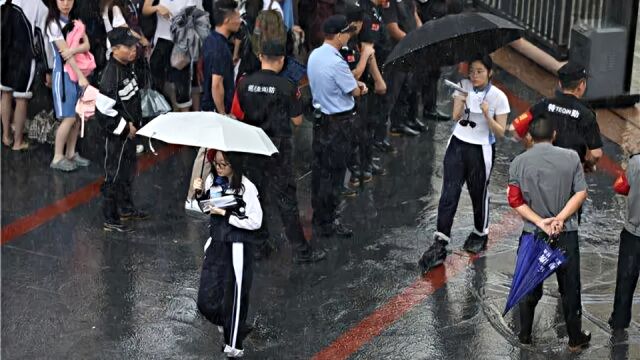 三亚发布暴雨红警,部分区域近3小时降雨量已达1563毫米