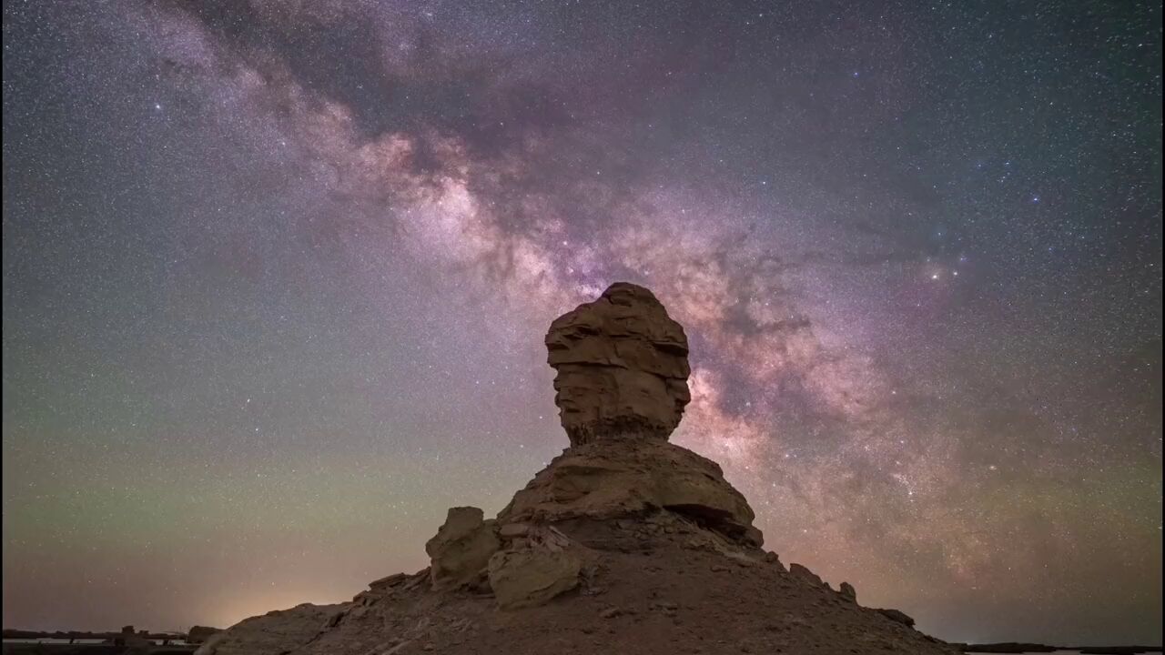 戳视频,100秒一起感受青海的绝美星空中国星空有着无穷的魅力,青海就是其中一个经典缩影.青海