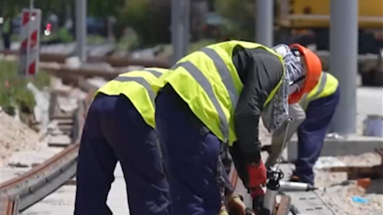 中企承建的波黑有轨电车改造项目主线贯通