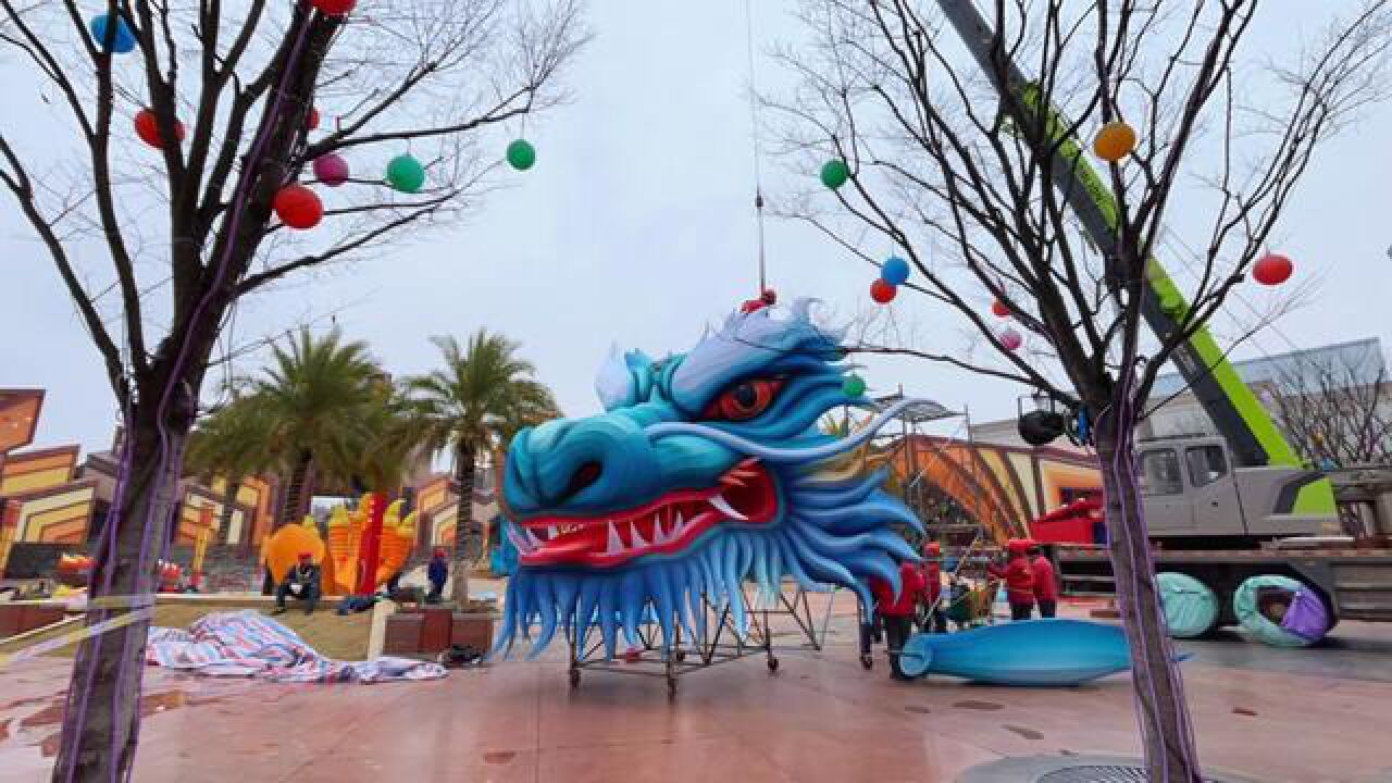 风雨兼程,静候拨云见日祥龙来,2月3日,来,看金龙献瑞千灯开,一派祥和好运来!