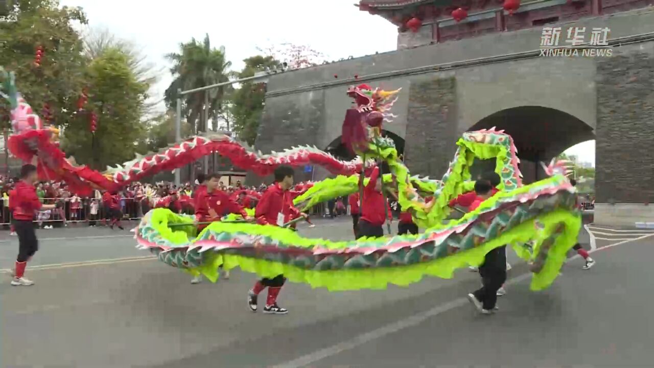 舞动中国龙!1200余人齐聚龙舞大巡游