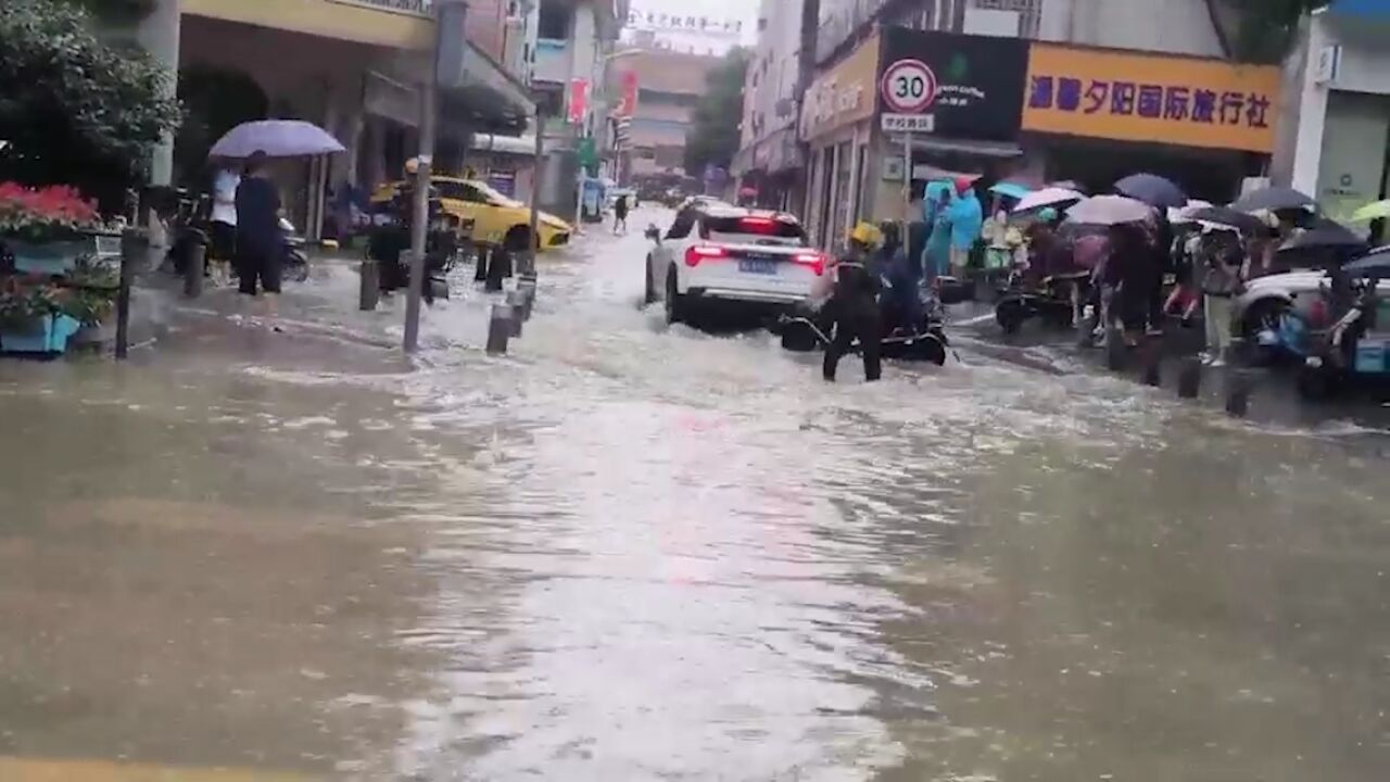 长沙暴雨一小时雨量破6月纪录,未来三天湖南大部分地区暴雨将持续