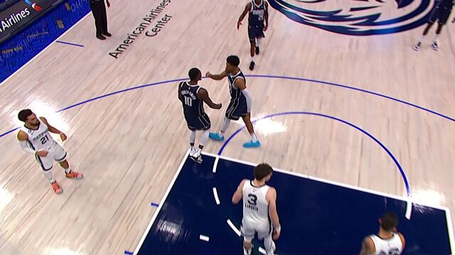 NBA常规赛：灰熊vs独行侠第3节 中文解说回放