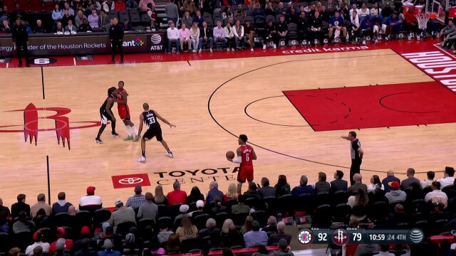 飞天遁地无所不能 小马丁大马金刀上演滑翔暴扣