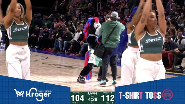 NBA常规赛：湖人vs活塞第4节英文原声回放