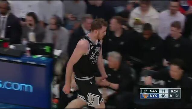 NBA常规赛：马刺vs尼克斯第1节中文解说回放