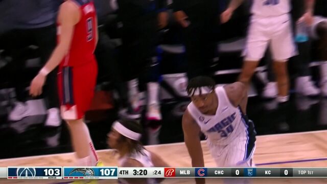 锁定胜局！卡特底角三分拔枪甩狙正中靶心