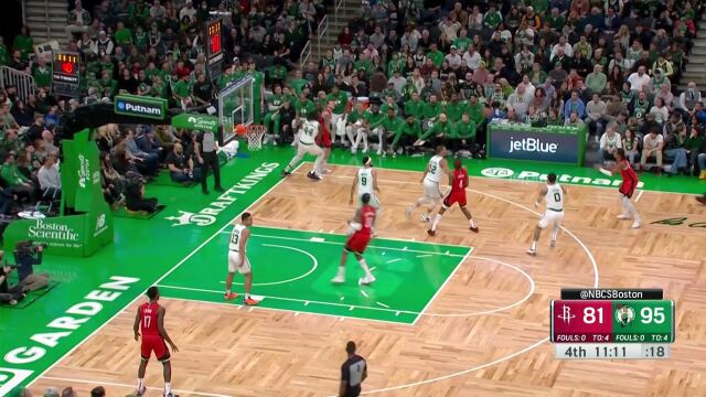 格威随手一抛云淡风轻 塔图姆背后跟进空接炸筐飞天遁地