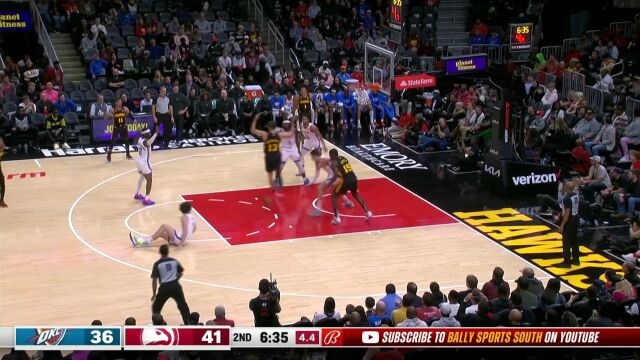 闲庭信步！亚历山大撤步中投稳稳命中