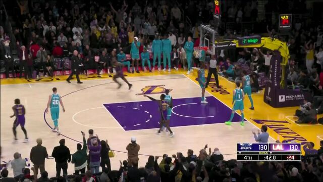 鲍尔大胆投篮三不沾 詹姆斯趁机转换上篮直接追平