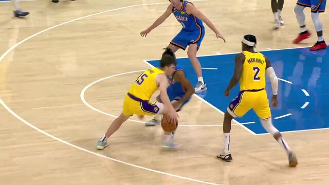 里夫斯展现柔和手感打成2+1 约什吉迪长驱直入轻松上篮得手