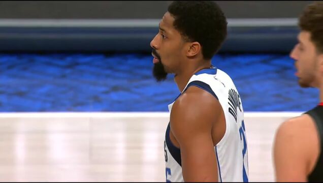NBA常规赛：火箭vs独行侠第1节英文原声回放