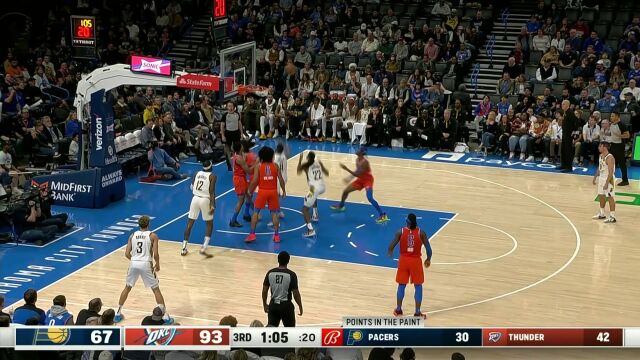 默契值满分！亚历山大行进间手递手助攻维金斯上篮打成2+1