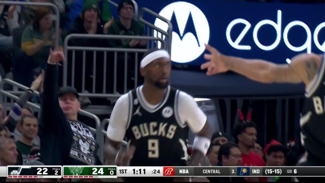 底角开火轰炸篮筐 洛佩兹三分出手正中靶心