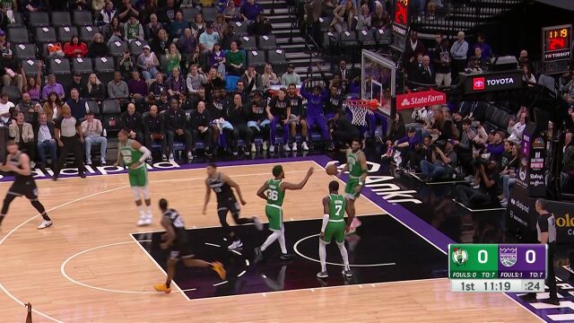 NBA常规赛：凯尔特人vs国王第1节英文原声回放