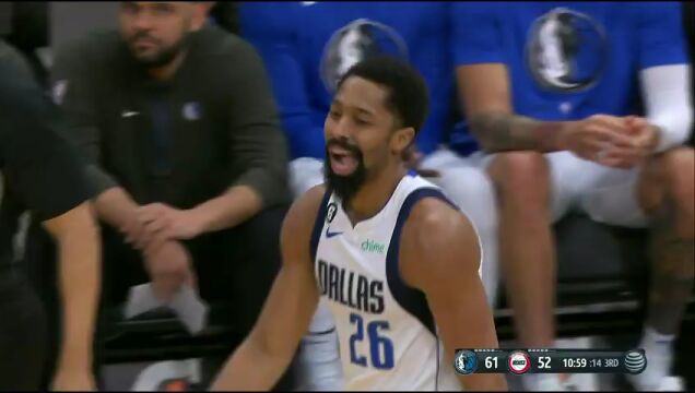 NBA常规赛：独行侠vs火箭第3节英文原声回放