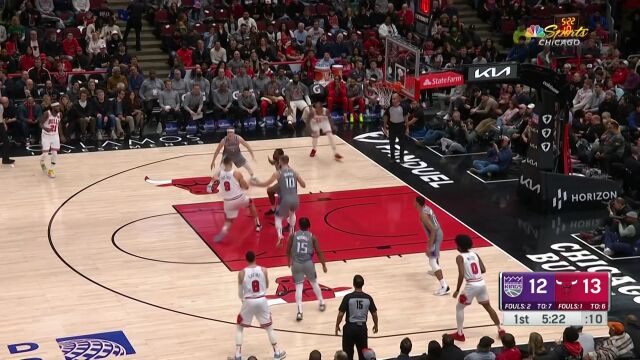 飘逸上篮！武切维奇见缝插针妙传德罗赞折叠拉杆美如画