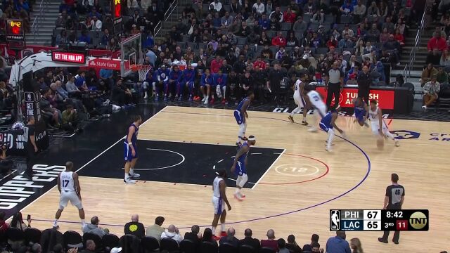 哈里斯输送炮弹 塔克底角三分应声入网