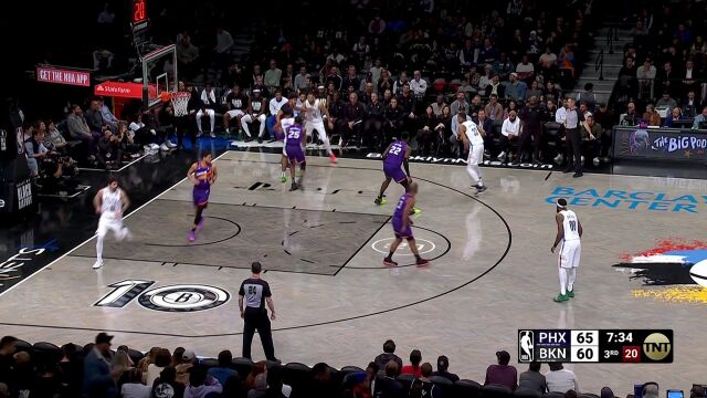 这样都能进 托马斯极致后仰高难度打进