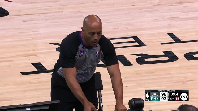 NBA常规赛：独行侠vs太阳第4节英文原声回放
