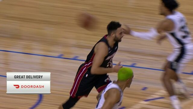 斯特鲁斯顺水推舟送助攻 阿德巴约一步登天隔扣珀尔特尔