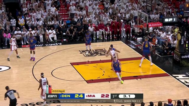 油箱里依旧有油！洛瑞持球单打后仰跳投打进2分