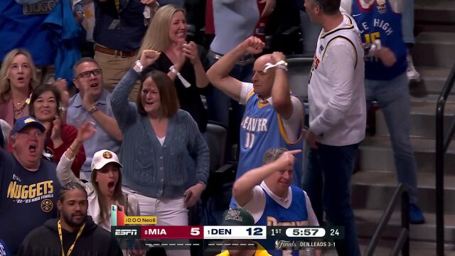 防守在哪里？杰夫格林接小波特传球篮下轻松单手暴扣