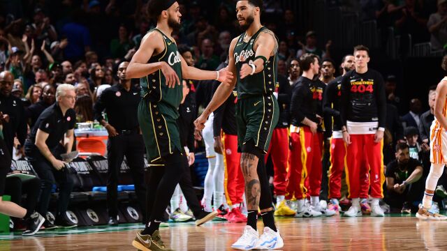 怀特vs老鹰集锦 高效发挥砍下24+5+7赢球绝对功臣