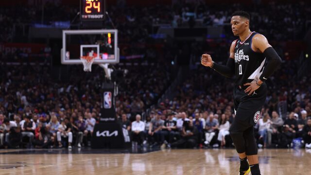 孤胆英雄！威少末节生死时刻连得12分 一人打全队