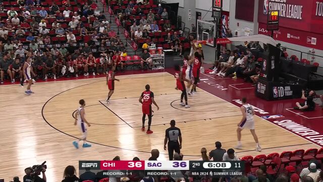 冲起来的小跑车 桑托斯反击一马当先送出精妙助攻