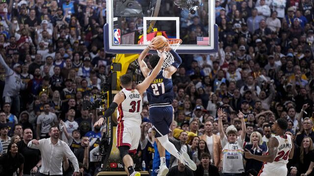 指如疾风势如闪电！穆雷眼观六路鬼手抢断滑翔暴扣一条龙