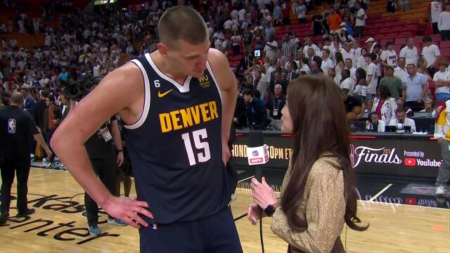 孟超赛后采访约基奇：热火球迷赛后为主队加油打气 穆雷的出色表现并不意外