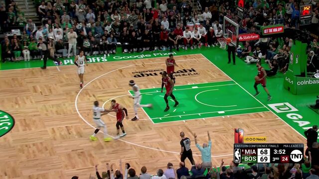 坐稳领先优势！塔图姆外线三分一发入魂