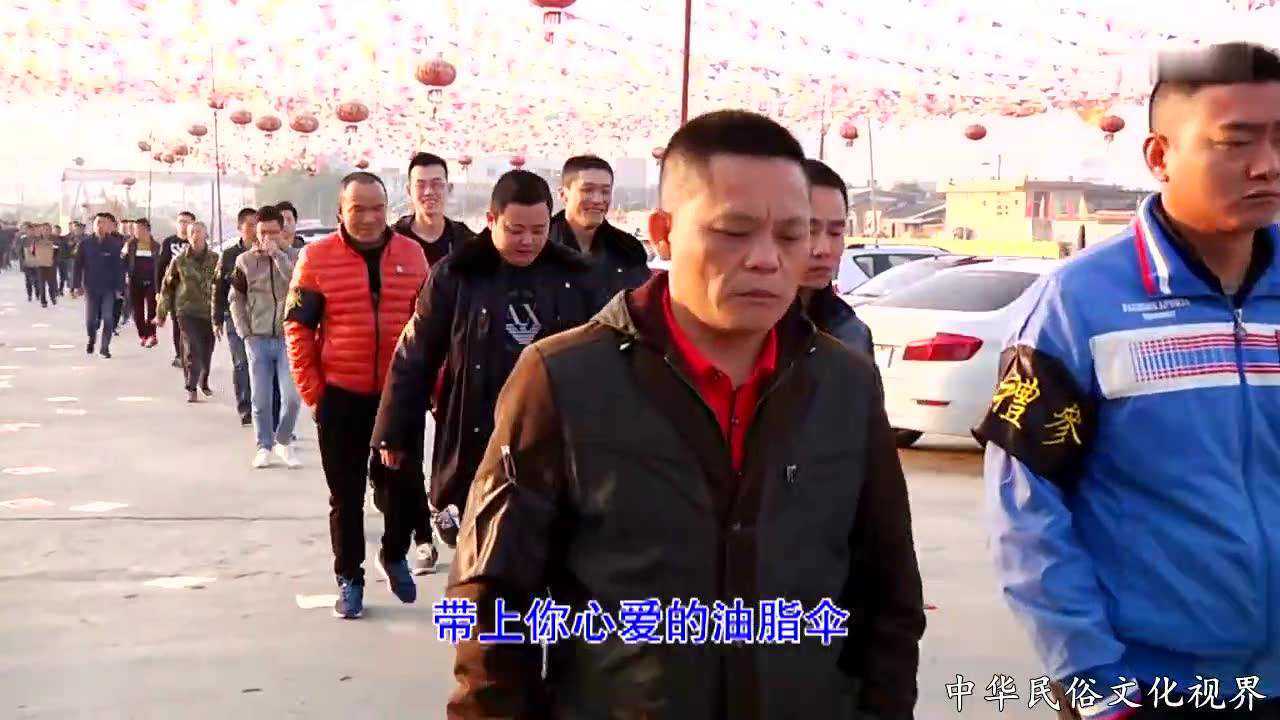 汕头潮南出殡民俗仪式棺材旁边站着四个礼生见过吗