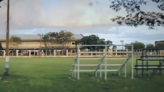 初到清莱,小小的机场感受雨后美景