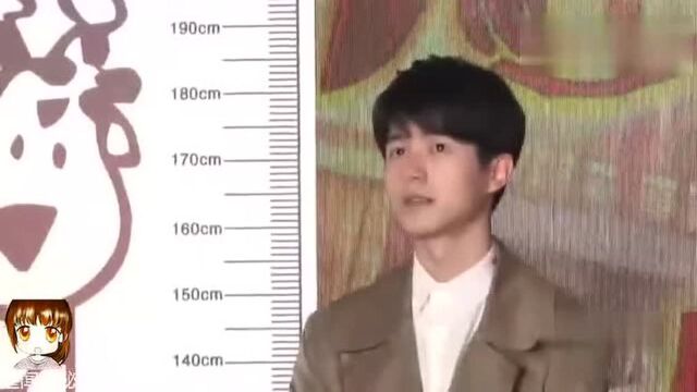 刘昊然一直说自己身高183cm,实测以后吓一跳