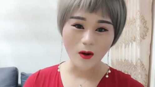 【腾讯视频】 40岁“光头大叔”，被骂人妖也要变性做女人，网友：不忍直视