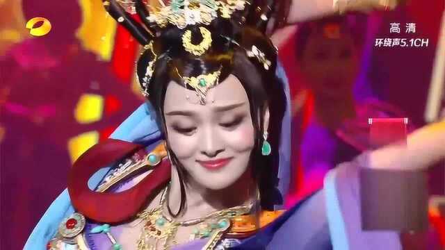 骆文博表演敦煌舞蹈,犹如从壁画里走出来的仙女