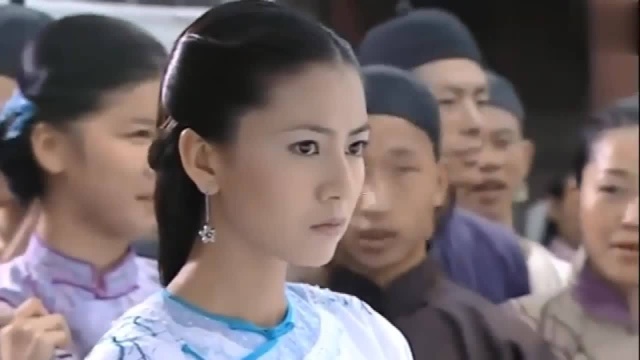 烟花三月:高圆圆饰演绝美沈宛!一颦一笑,让纳兰容若一见倾心!