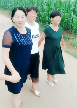 祝婶子嫂子越来越漂亮，开心快乐每一天